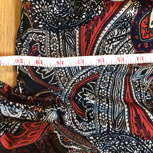 Beautiful red and black blouse - Picture 3 of 4